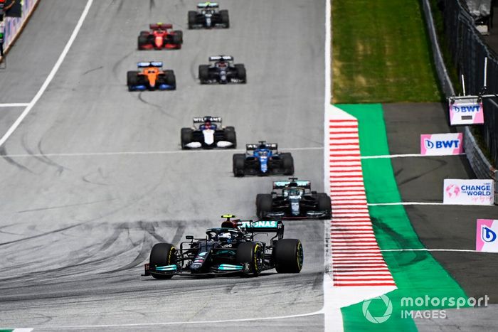 Valtteri Bottas, Mercedes W12, Lance Stroll, Aston Martin AMR21, Fernando Alonso, Alpine A521, George Russell, Williams FW43B