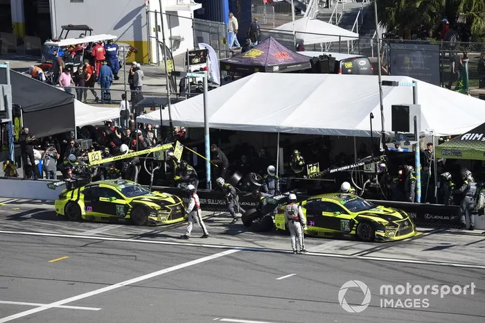 #12 AIM Vasser Sullivan Lexus RC-F GT3, GTD: Frankie Montecalvo, Townsend Bell, Shane van Gisbergen, Aaron Telitz, #14 AIM Vasser Sullivan Lexus RC-F GT3, GTD: Parker Chase, Jack Hawksworth, Michael De Quesada, Kyle Busch pit stop