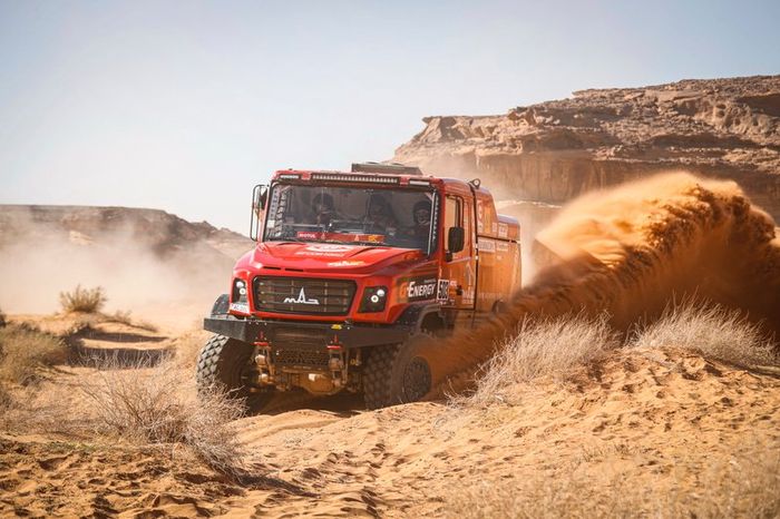 #503 MAZ-SPORTauto: Siarhei Viazovich, Pavel Haranin, Anton Zaparoshchanka