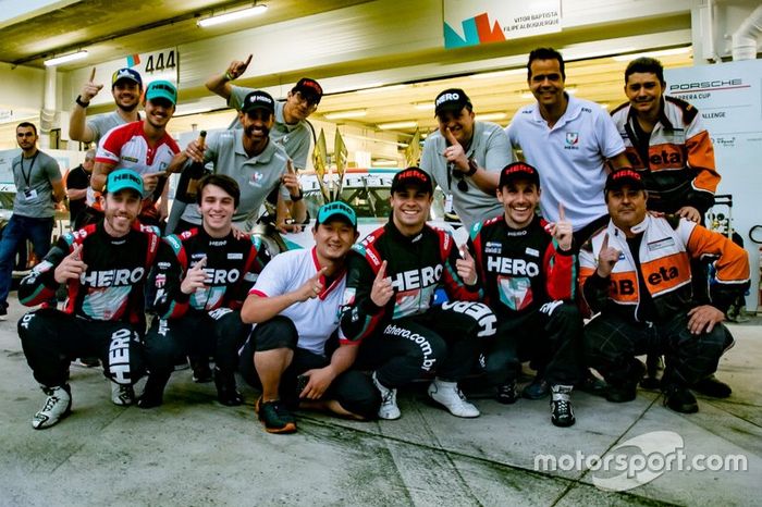 A saga dos irmãos Vitor e Felipe Baptista na corrida final da Porsche em Interlagos