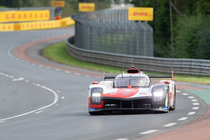 #7 Toyota Gazoo Racing Toyota GR010 - Hybrid Hypercar, Mike Conway, Kamui Kobayashi, José María López