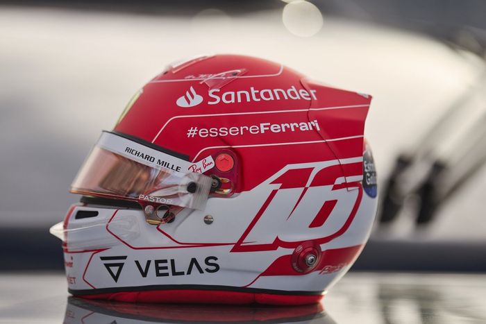 Casco de Charles Leclerc, Ferrari 