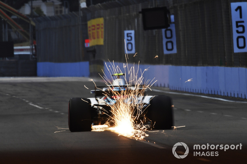 19: Сергій Сироткін, Williams FW41, 1'41.263