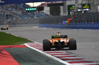 Fernando Alonso, McLaren MCL33 aero boyası ile