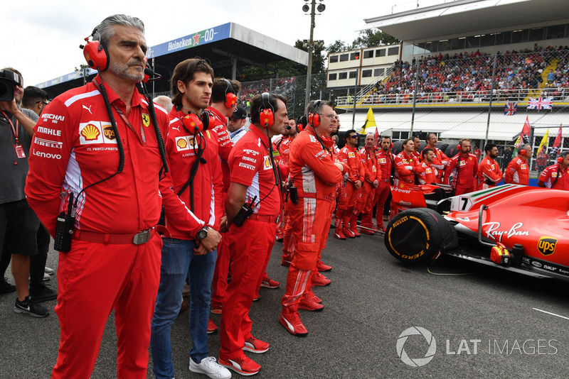 Maurizio Arrivabene, Ferrari Team Principal y Antonio Giovinazzi, Ferrari