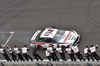 Race winner Brad Keselowski, Team Penske, Ford Fusion