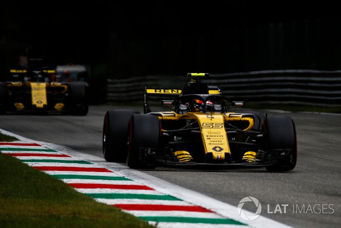 Carlos Sainz Jr., Renault Sport F1 Team RS 18 y Nico Hulkenberg, Renault Sport F1 Team RS 18 