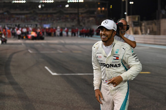 Winnaar Lewis Hamilton, Mercedes AMG F1 viert in Parc Ferme