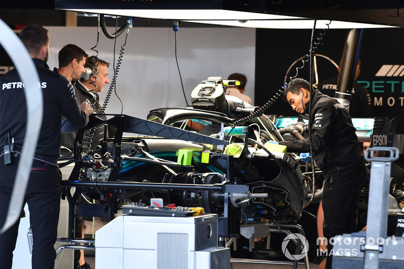 Mercedes-AMG F1 W09 EQ Power + in the garage