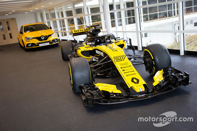 Sala de exhibición Renault R.S. 18