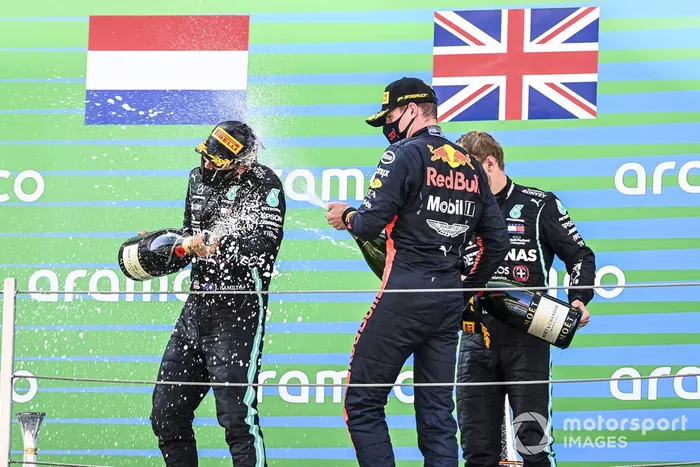 Podio: ganador, Lewis Hamilton, Mercedes-AMG Petronas F1, el segundo lugar Max Verstappen, Red Bull Racing y tercer lugar Valtteri Bottas, Mercedes-AMG Petronas F1