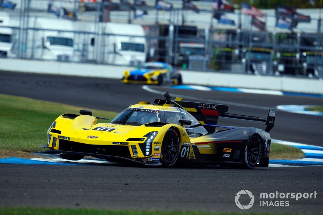 #01 Cadillac Chip Ganassi Racing Cadillac V-Series.R: Renger van der Zande, Sebastien Bourdais