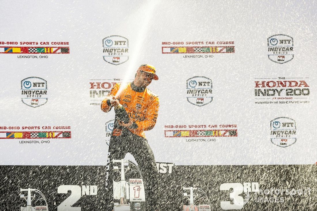 Patricio O'Ward, Arrow McLaren Chevrolet, podio, champán