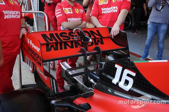 Detalle técnico de Ferrari
