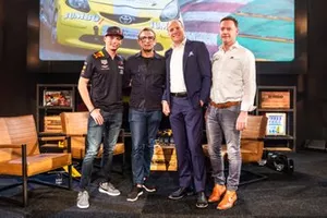 Max Verstappen, Prins Bernhard, Frits van Eerd en Robert van Overdijk, CEO Circuit Zandvoort 