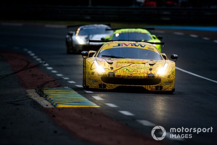 #84 JMW Motorsport, Ferrari 488 GTE: Jonathan Cocker, Jeff Segal, Wei Lu 