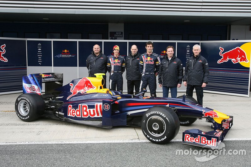 Rob Marshall, chef designer Red Bull Racing, Sebastian Vettel, Red Bull racing, Mark Webber, Red Bull Racing, Adrian Newey, directeur technique Red Bull Racing, Christian Horner, Red Bull Racing et Geoff Williis, Red Bull Racing