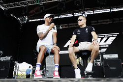 Lewis Hamilton, Mercedes AMG F1 W08, Valtteri Bottas, Mercedes AMG F1, sur scène