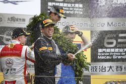 Podium: Le vainqueur António Félix da Costa, Carlin Dallara Volkswagen