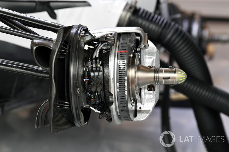 Williams front brake and wheel hub