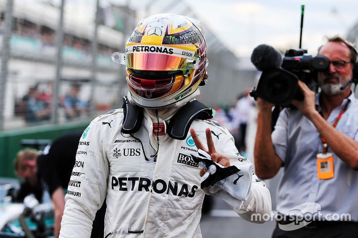 Foi a 62ª da carreira de Hamilton, que fica a três de igualar Senna, que conquistou o primeiro posto do grid em 65 oportunidades.