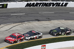 Clint Bowyer, Stewart-Haas Racing Ford, Kevin Harvick, Stewart-Haas Racing Ford, Kurt Busch, Stewart-Haas Racing Ford