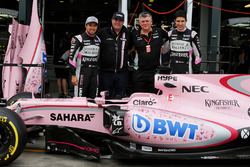 Sergio Perez, Sahara Force India F1, Otmar Szafnauer, Esteban Ocon, Sahara Force India F1 Team