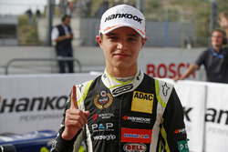 Race winner Lando Norris, Carlin Dallara F317 - Volkswagen