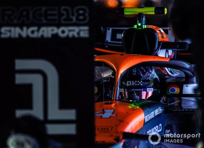 Lando Norris, McLaren MCL38, 1ª posición, aparca su coche en Parc Ferme