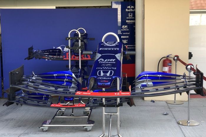Toro Rosso STR14, alerón delantero