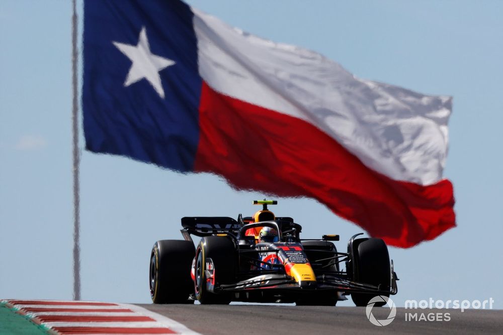 Sergio Pérez, Red Bull Racing RB19, logró el quinto lugar después de iniciar noveno.