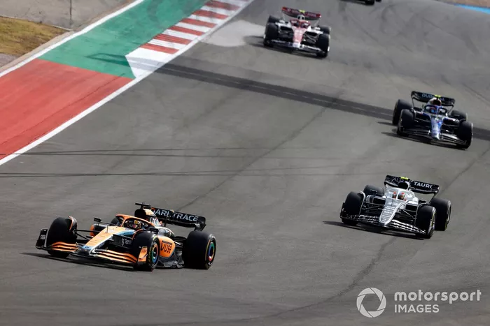 Daniel Ricciardo, McLaren MCL36, Yuki Tsunoda, AlphaTauri AT03, Nicholas Latifi, Williams FW44