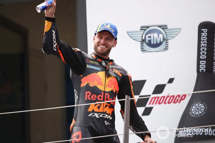 Podio: ganador Brad Binder, Red Bull KTM Factory Racing