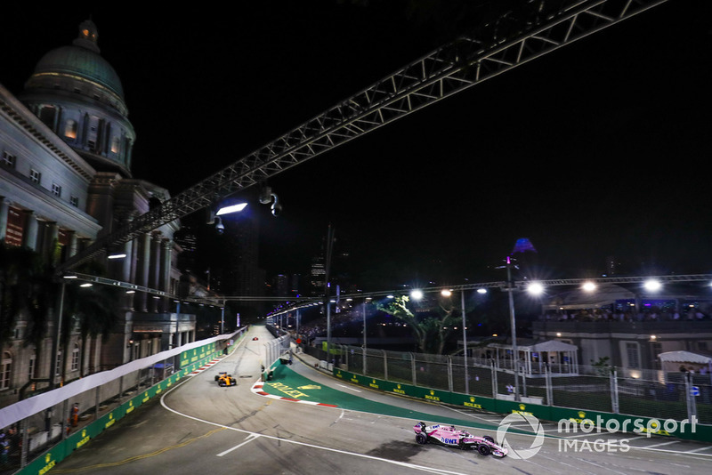 Sergio Perez, Racing Point Force India VJM11, leads Stoffel Vandoorne, McLaren MCL33