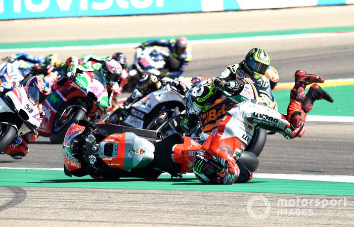 Jorge Lorenzo, Ducati Team cae al inicio de la carrera