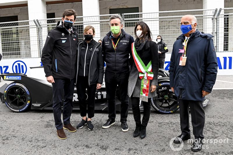 Toto Wolff, director ejecutivo de Mercedes AMG, Susie Wolff, Team Principal de Venturi, Alejandro Agag, presidente de la Formula E, la alcaldesa de Roma Virginia Raggi
