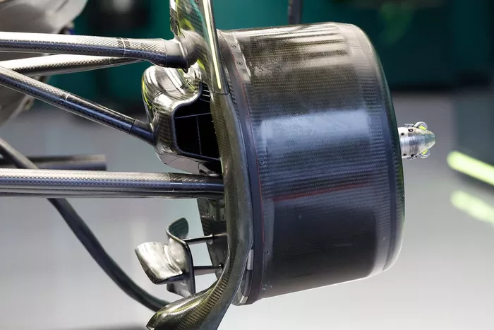 Detalle del tambor de freno del Aston Martin AMR23