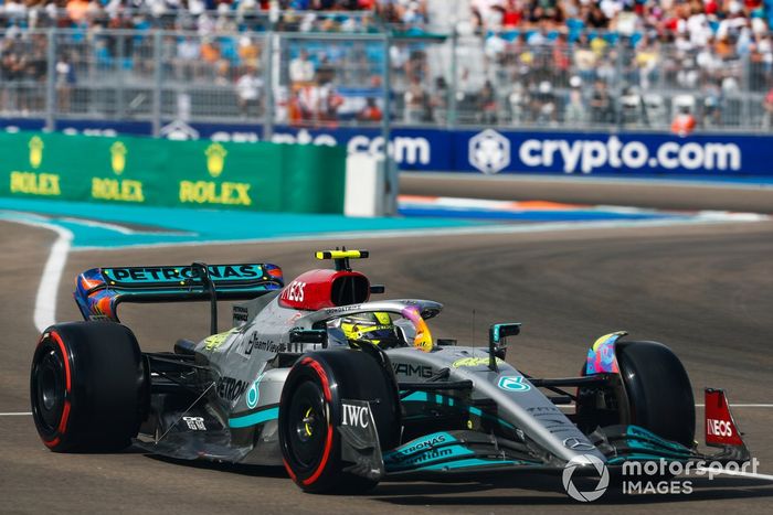 Lewis Hamilton, Mercedes W13