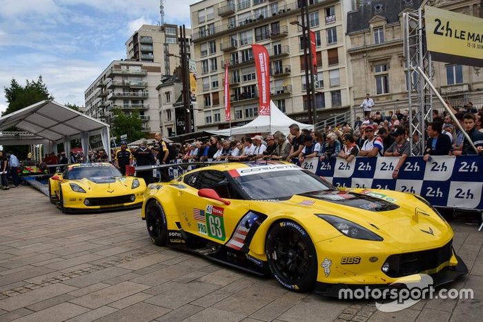 #63 Corvette Racing Chevrolet Corvette C7.R, #64 Corvette Racing Chevrolet Corvette C7.R