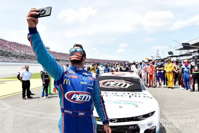 Darrell Wallace Jr., Richard Petty Motorsports, Chevrolet Camaro Victory Junction