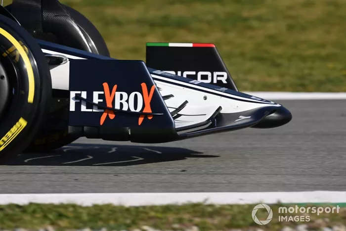 The front wing of Yuki Tsunoda, AlphaTauri AT03