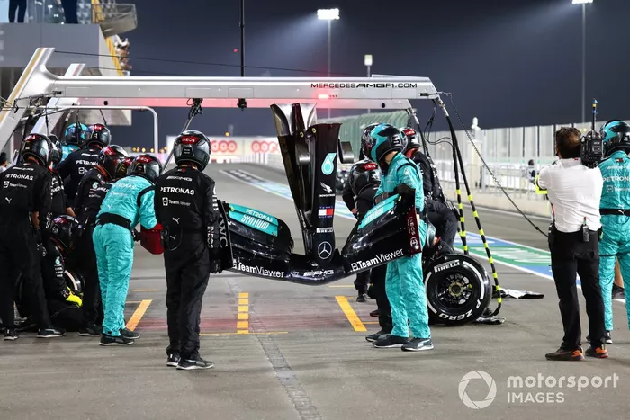 Mercedes, con un nuevo alerón para Valtteri Bottas, Mercedes W12