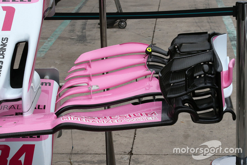 Vue détaillée de l'aileron avant de la Racing Point Force India VJM11