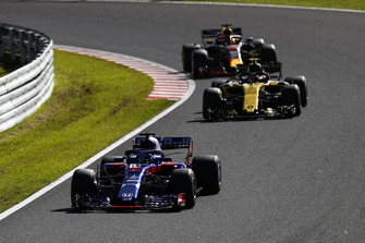 Brendon Hartley, Toro Rosso STR13, Carlos Sainz Jr., Renault Sport F1 Team R.S. 18, Daniel Ricciardo, Red Bull Racing RB14