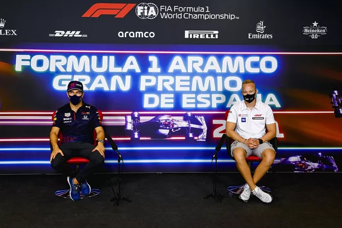 Sergio Pérez, Red Bull Racing, Nikita Mazepin, Haas F1 en la conferencia de prensa