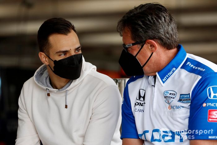 Alex Palou, Chip Ganassi Racing Honda con su jefe de equipo Ricky Davis