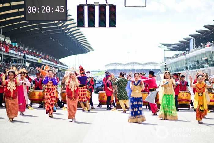 Tańczące dziewczyny