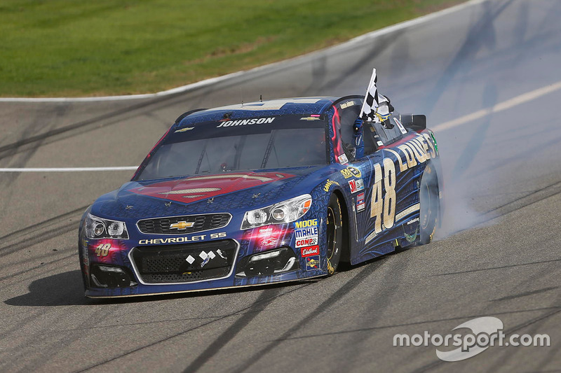 Le vainqueur Jimmie Johnson, Hendrick Motorsports Chevrolet