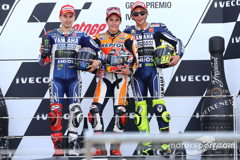 Podium: Racewinnaar Marc Marquez, Repsol Honda; tweede plaats Jorge Lornenzo, Yamaha; derde plaats Valentino Rossi, Yamaha