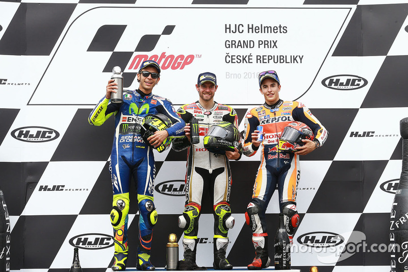 Podio: il vincitore della gara Cal Crutchlow, Team LCR Honda, il secondo classificato Valentino Ross